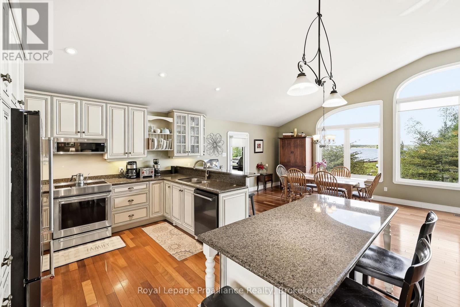 1674 MORRIS AVENUE - Image 13