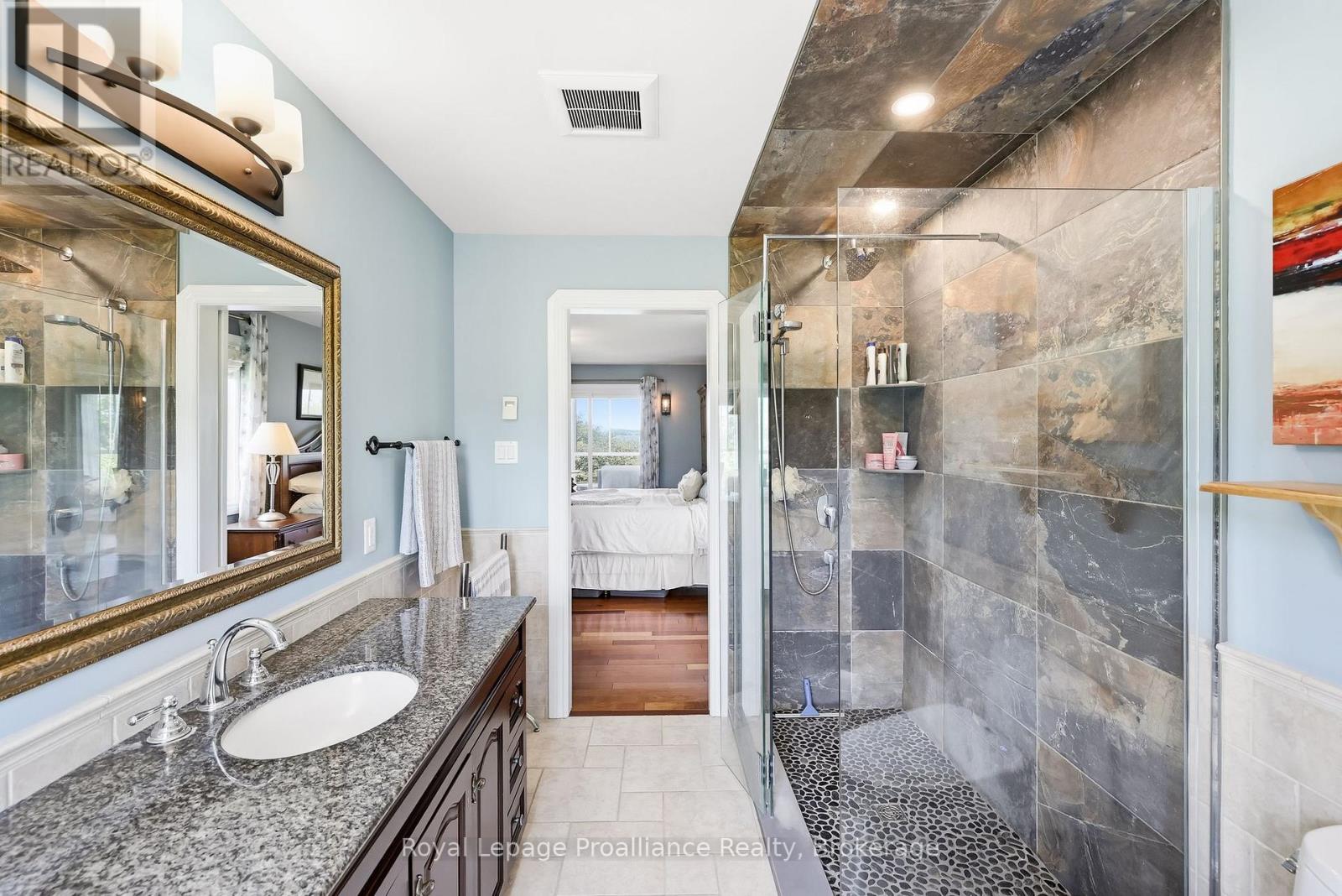 1674 MORRIS AVENUE - Image 23