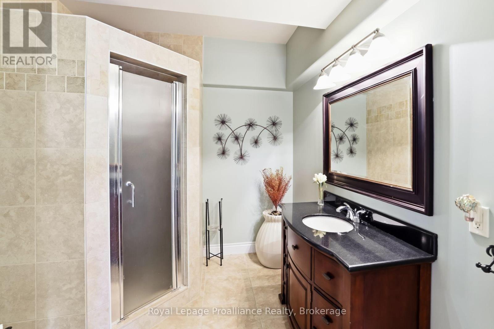 1674 MORRIS AVENUE - Image 33