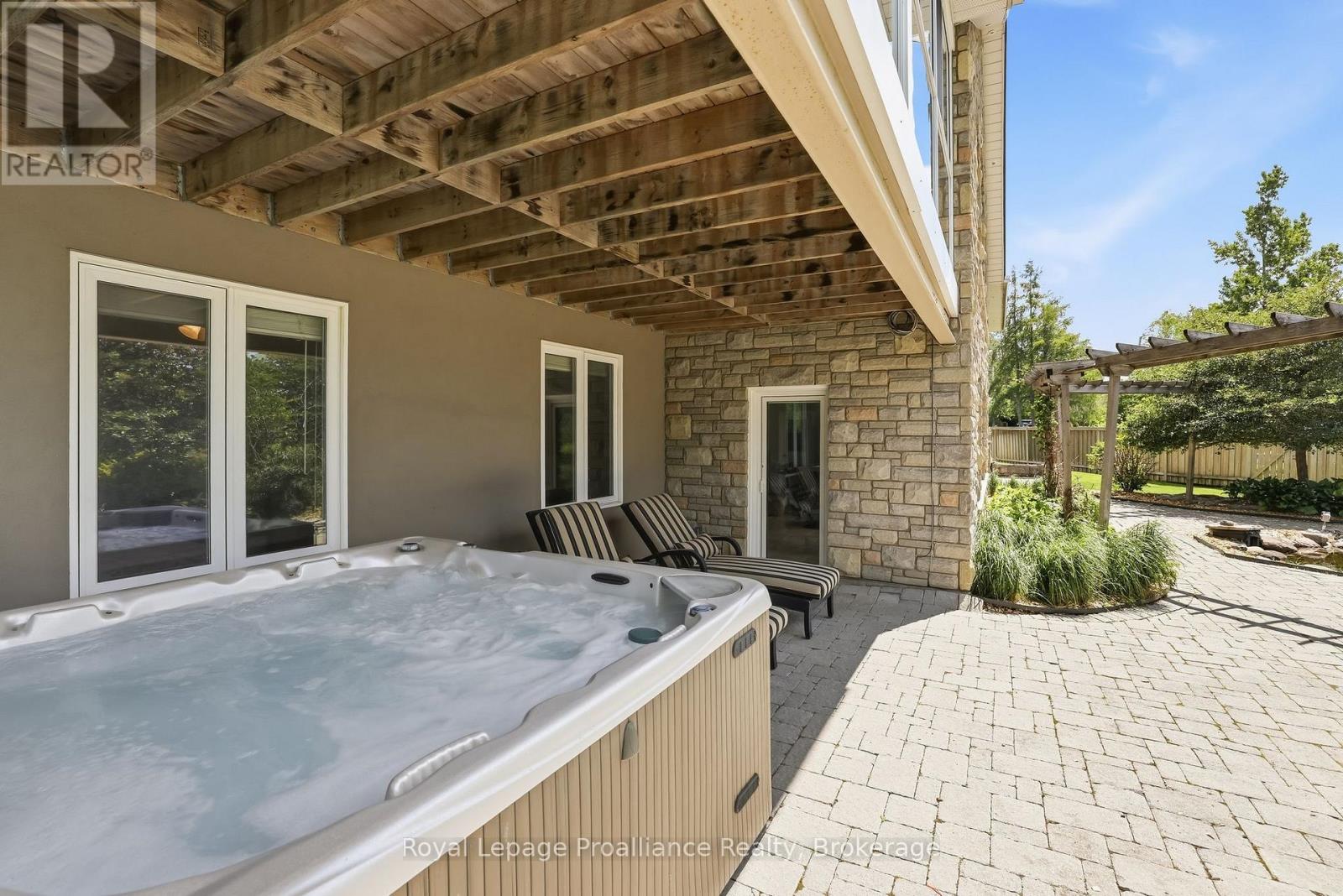 1674 MORRIS AVENUE - Image 35