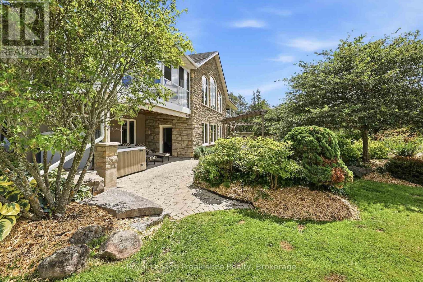 1674 MORRIS AVENUE - Image 36