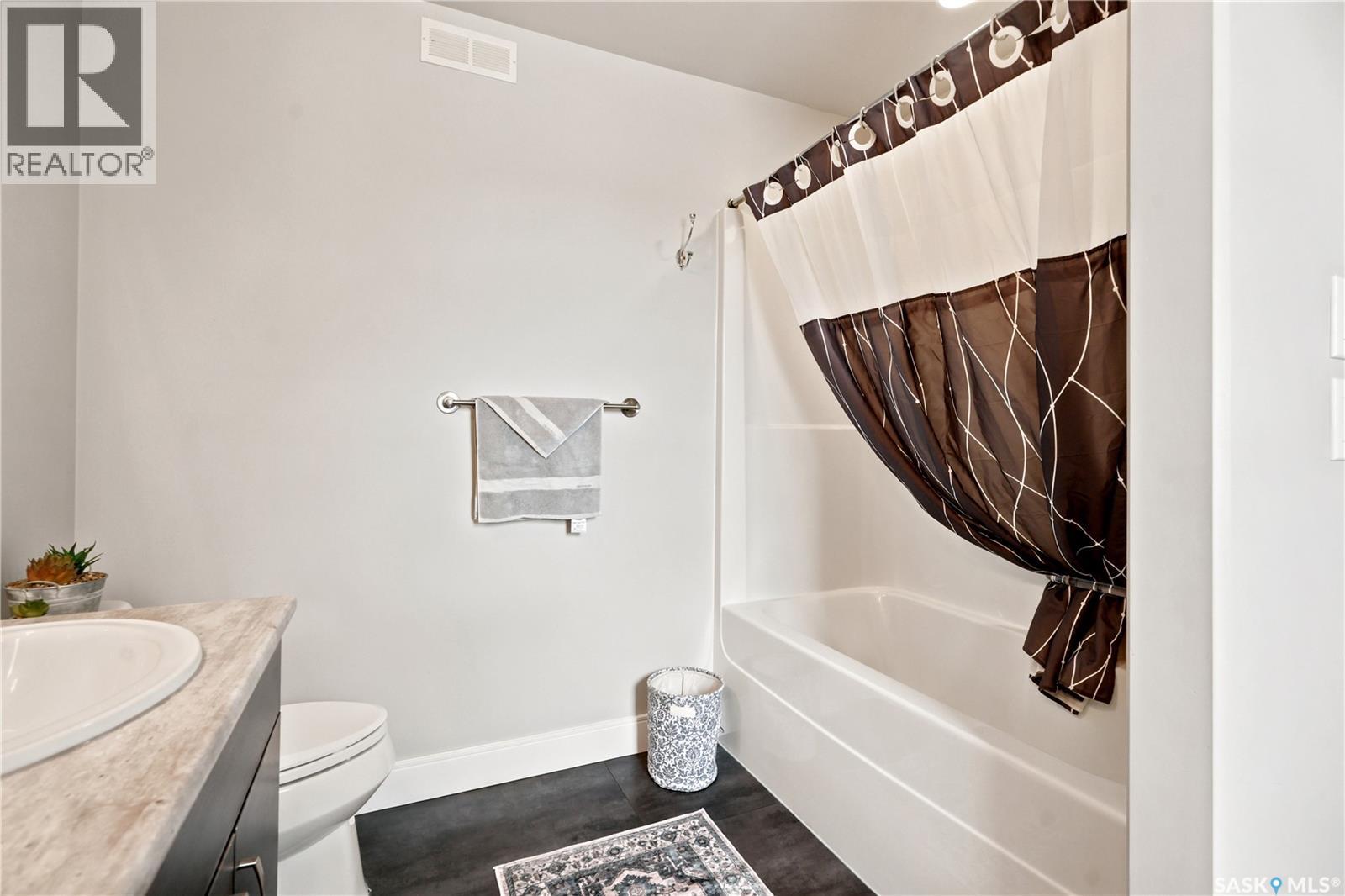 #21 115 Veltkamp CRESCENT - 35