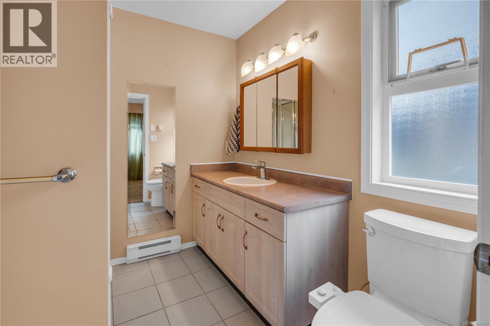 8008 Glenhurst Dr N - 21