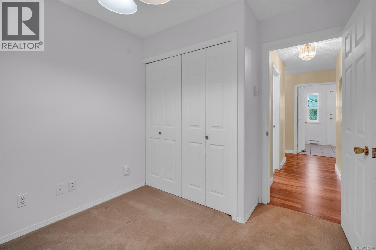 8008 Glenhurst Dr N - 25