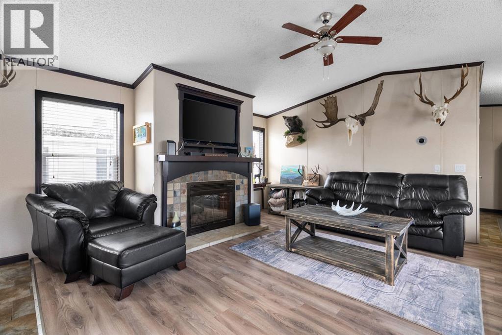 360 GRENFELL Crescent - photo 4