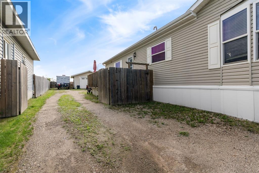 360 GRENFELL Crescent - 25