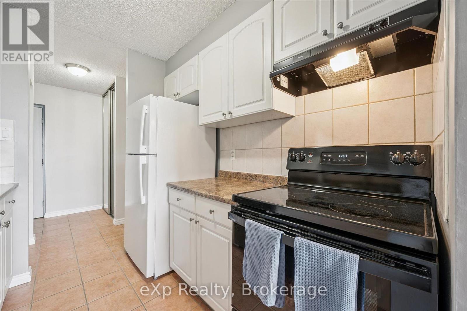 #404 65 SILVERCREEK PARKWAY N - 19