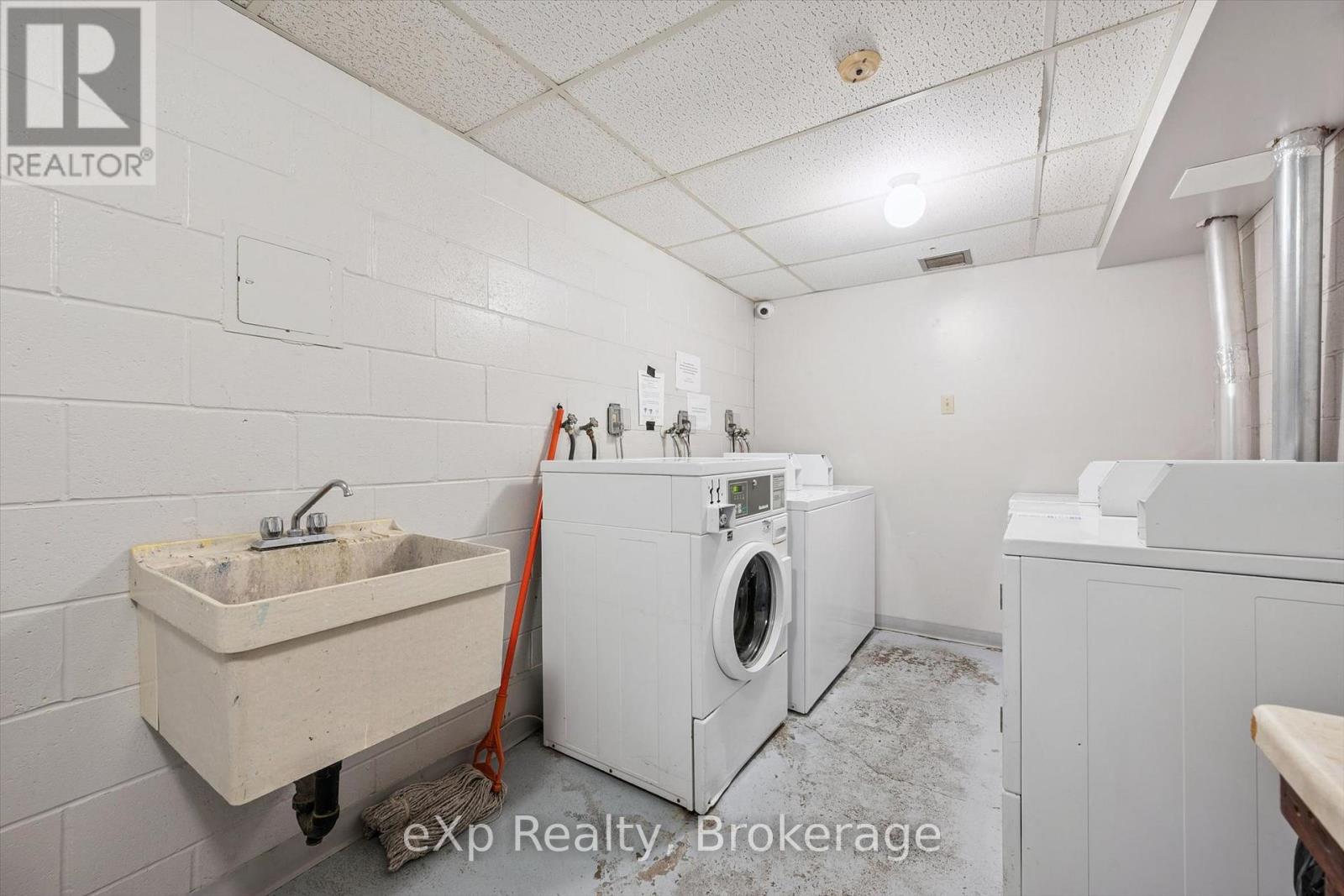 #404 65 SILVERCREEK PARKWAY N - 27