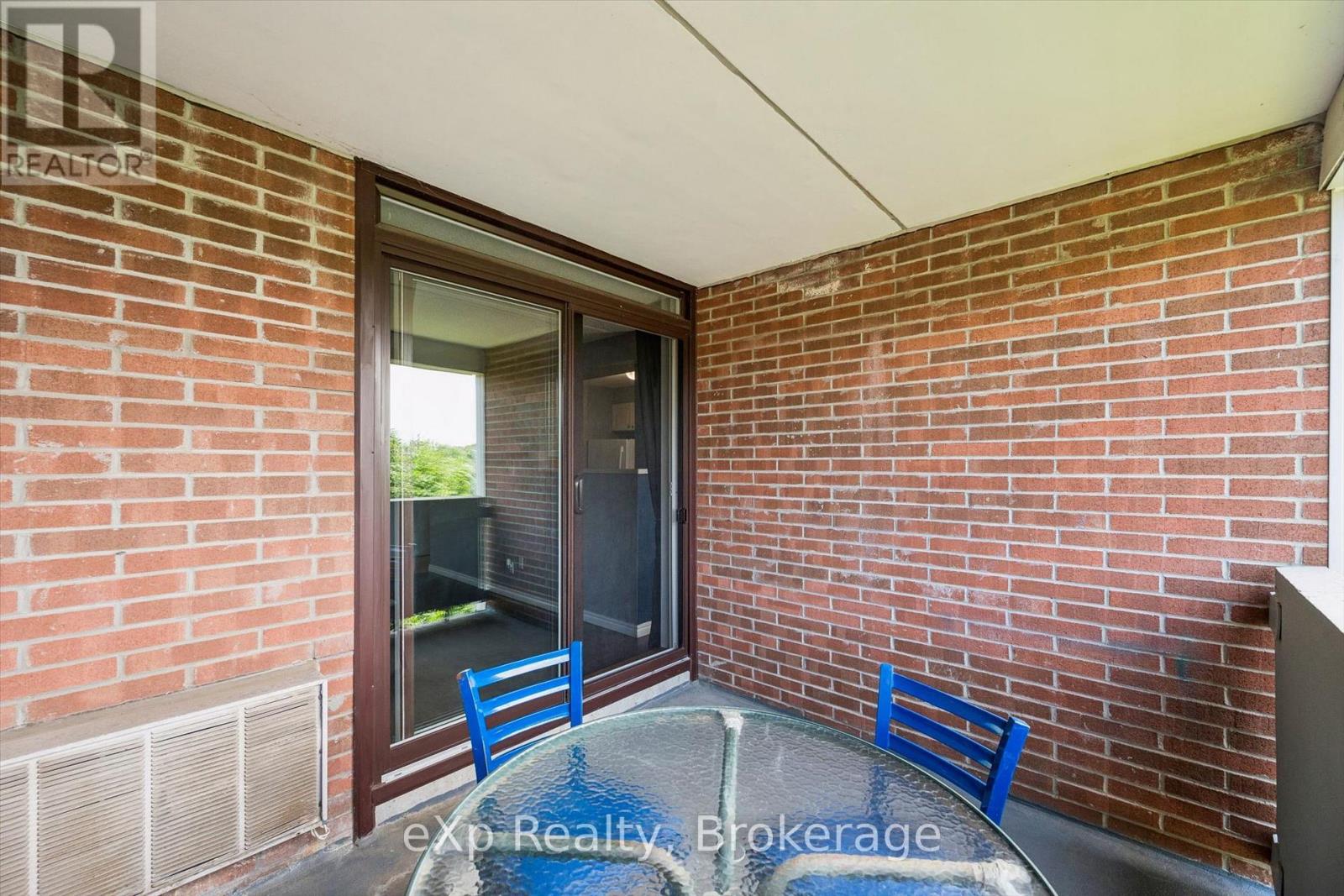 #404 65 SILVERCREEK PARKWAY N - 28