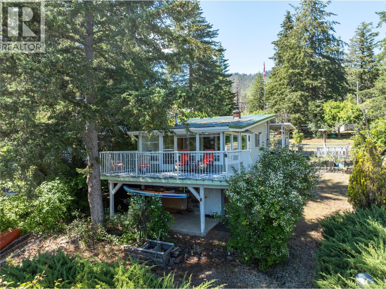 1281 LITTLE SHUSWAP LAKE Road - 11