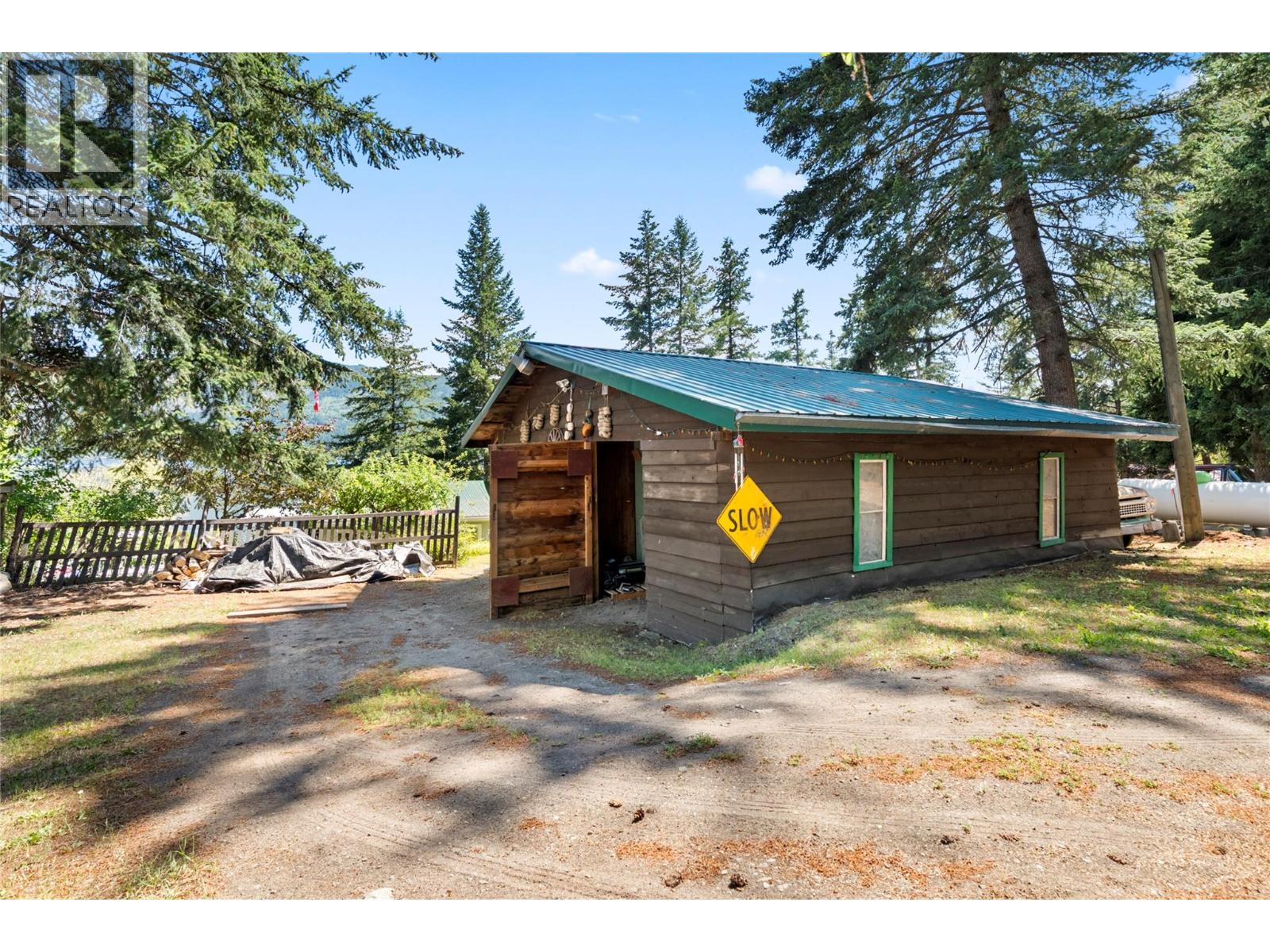 1281 LITTLE SHUSWAP LAKE Road - 42