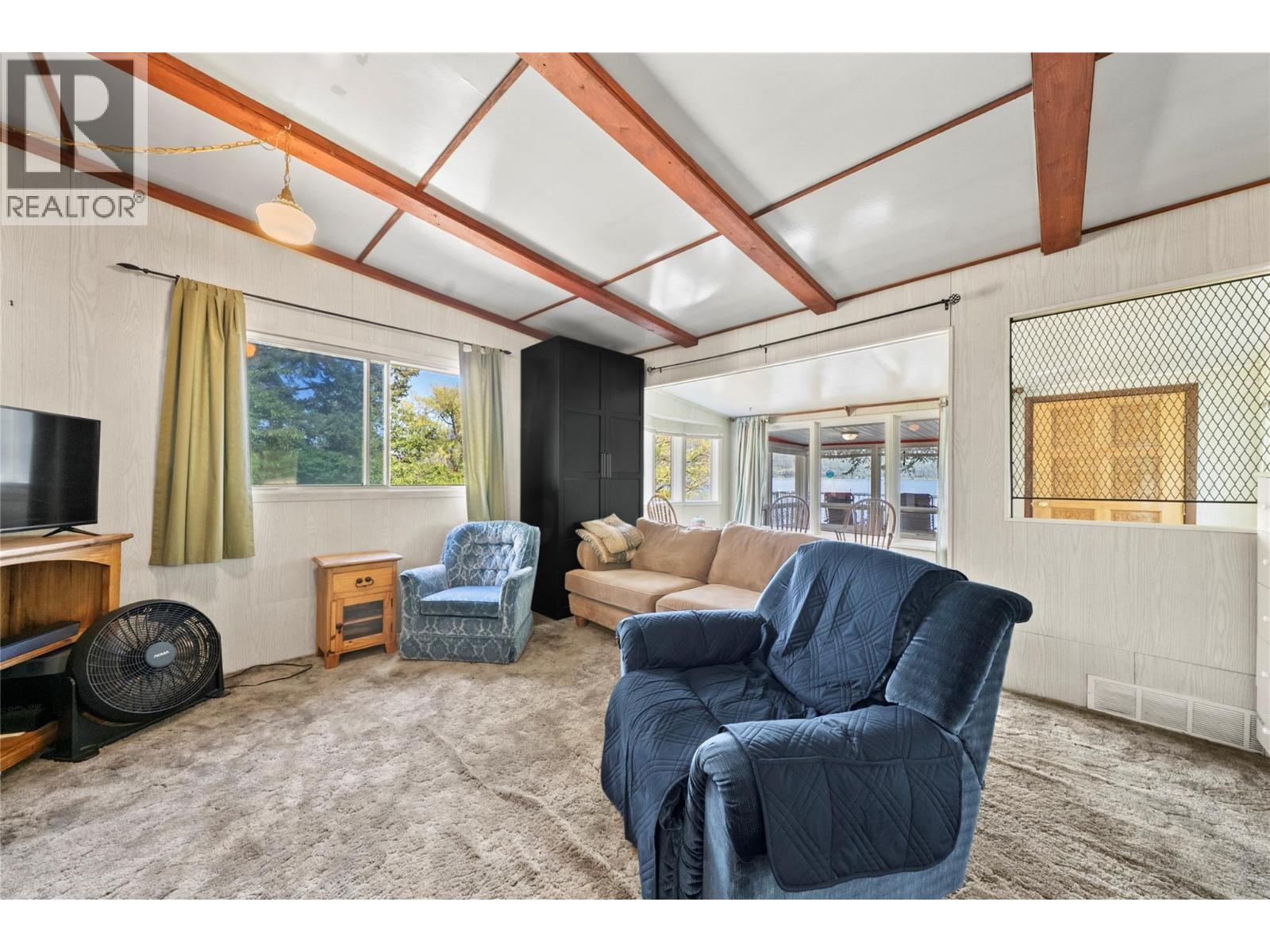 1281 LITTLE SHUSWAP LAKE Road - 18