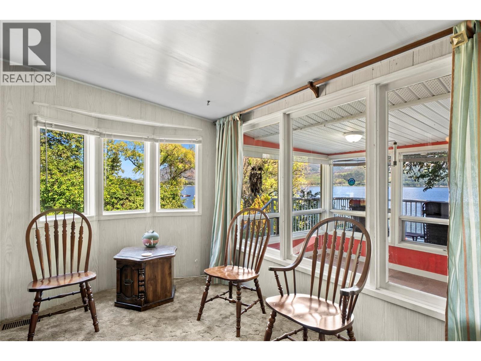 1281 LITTLE SHUSWAP LAKE Road - 32