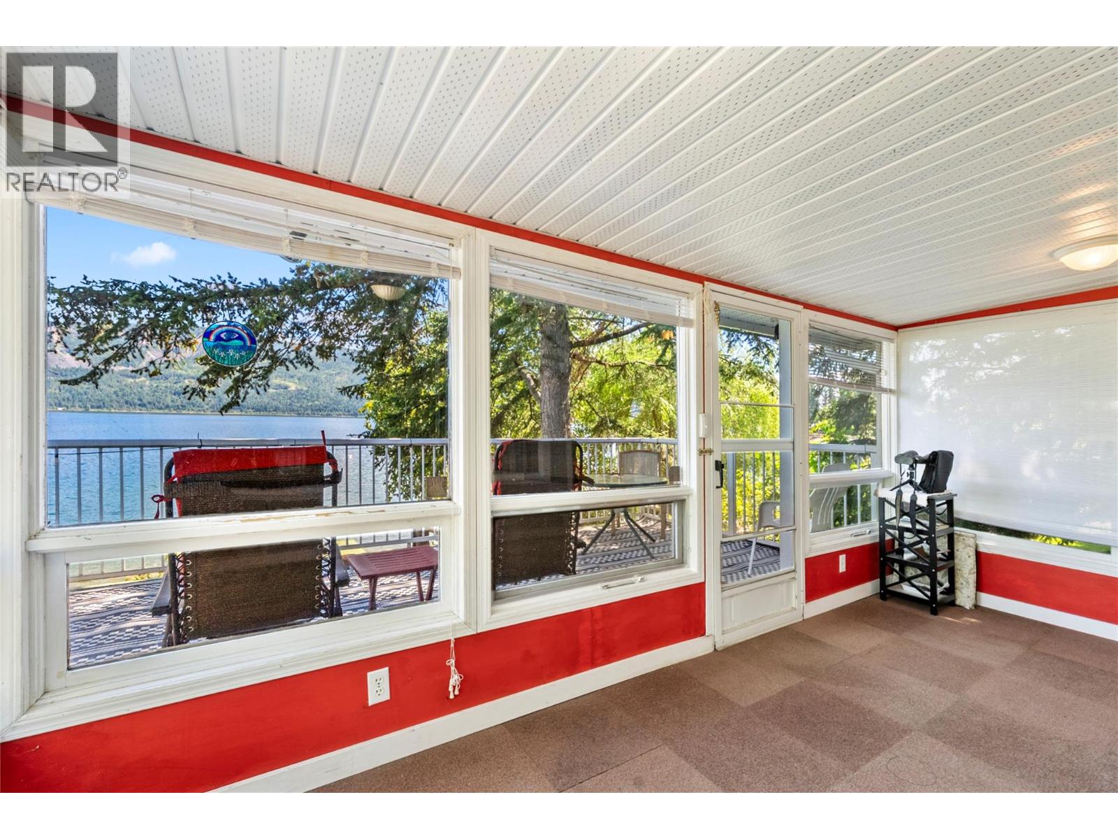 1281 LITTLE SHUSWAP LAKE Road - 36