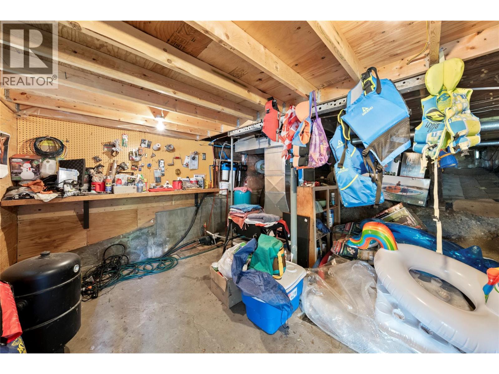 1281 LITTLE SHUSWAP LAKE Road - 41