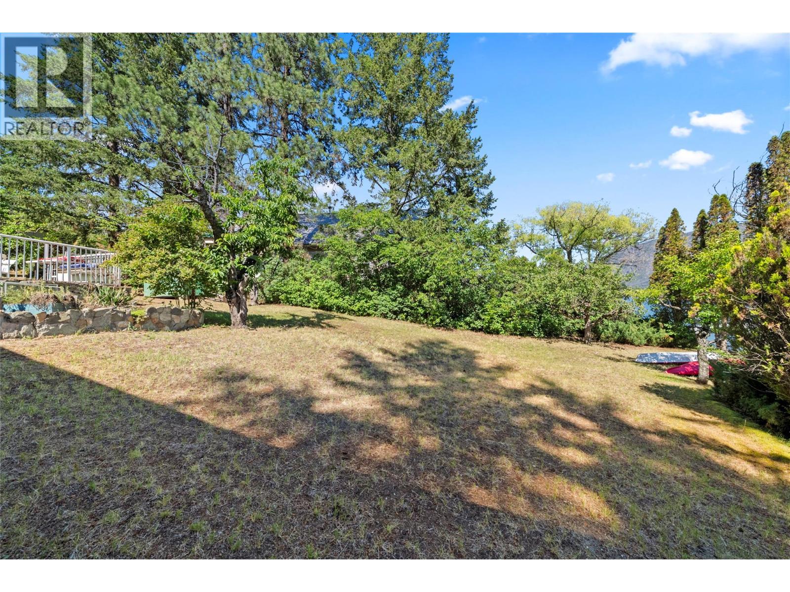 1281 LITTLE SHUSWAP LAKE Road - 40
