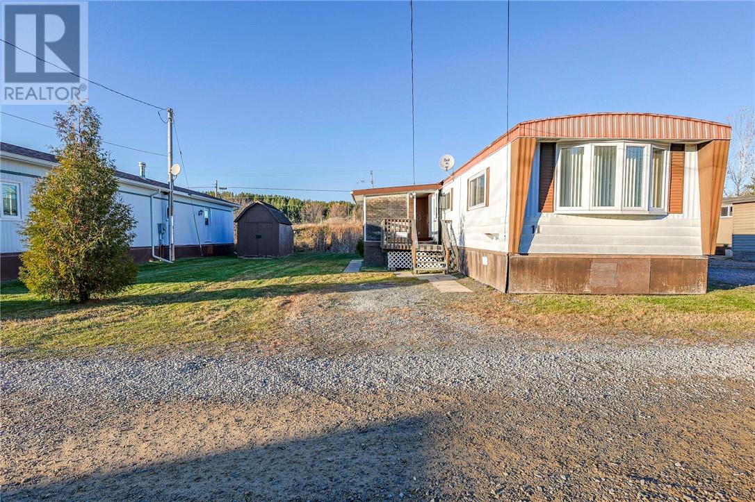 24 Glenbower Crescent Unit# 11 - 1