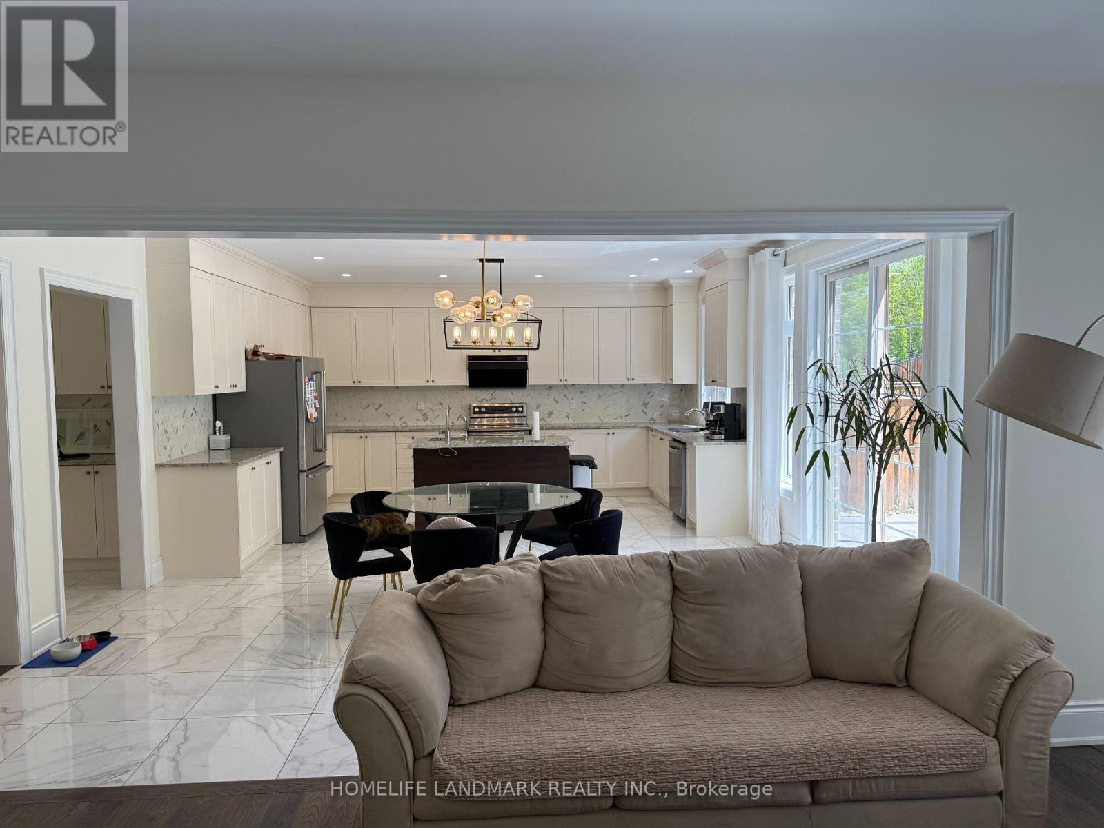 46 FOREST EDGE CRESCENT - 13