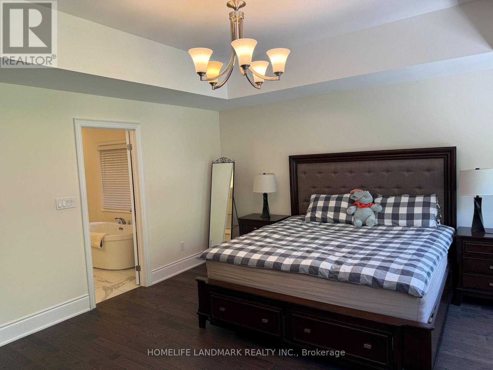 46 FOREST EDGE CRESCENT - 24