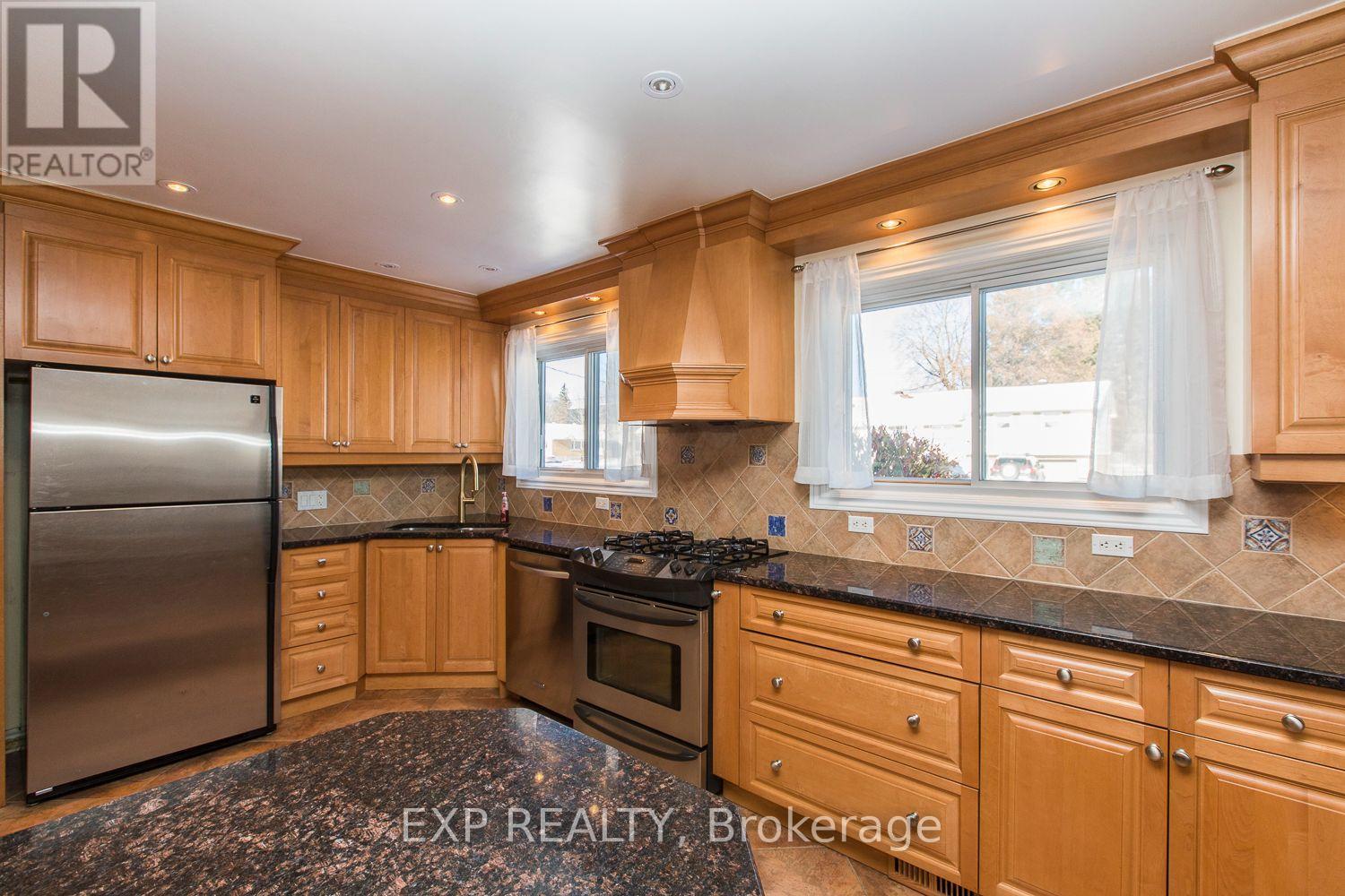 28 APPLEFORD STREET, Ottawa. Luxury613. By Peter Sagos - Image 10