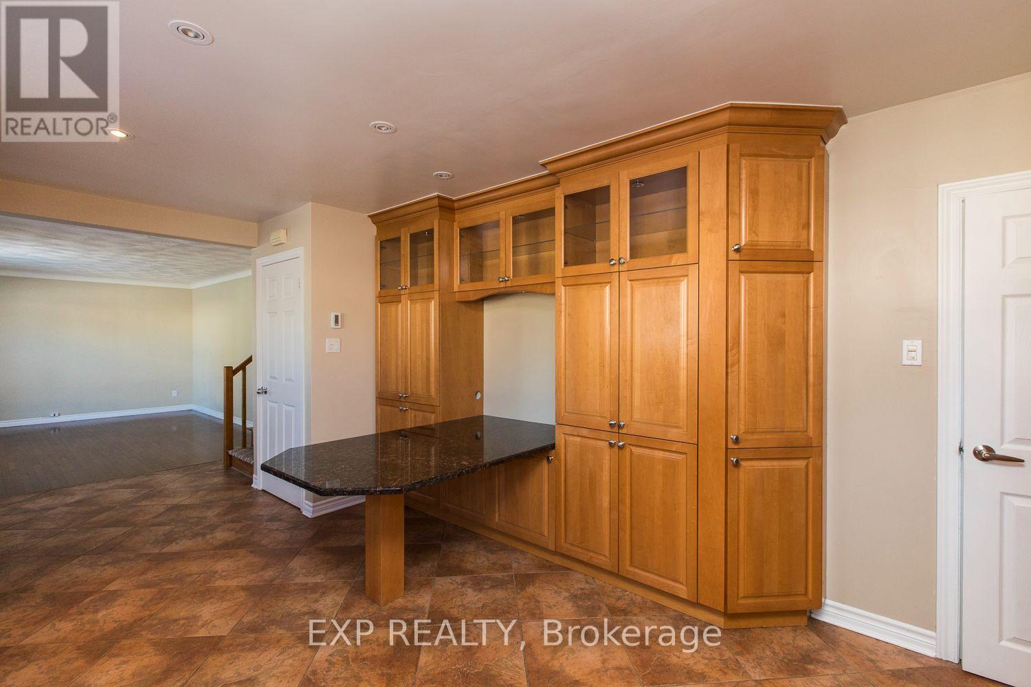 28 APPLEFORD STREET, Ottawa. Luxury613. By Peter Sagos - Image 12