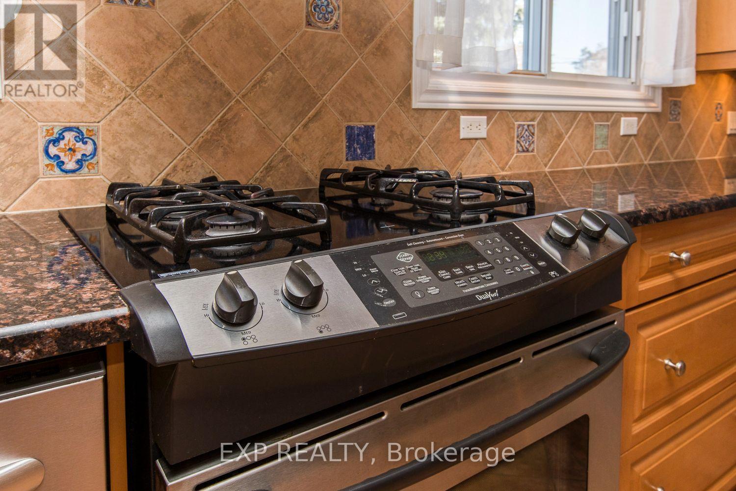 28 APPLEFORD STREET, Ottawa. Luxury613. By Peter Sagos - Image 14