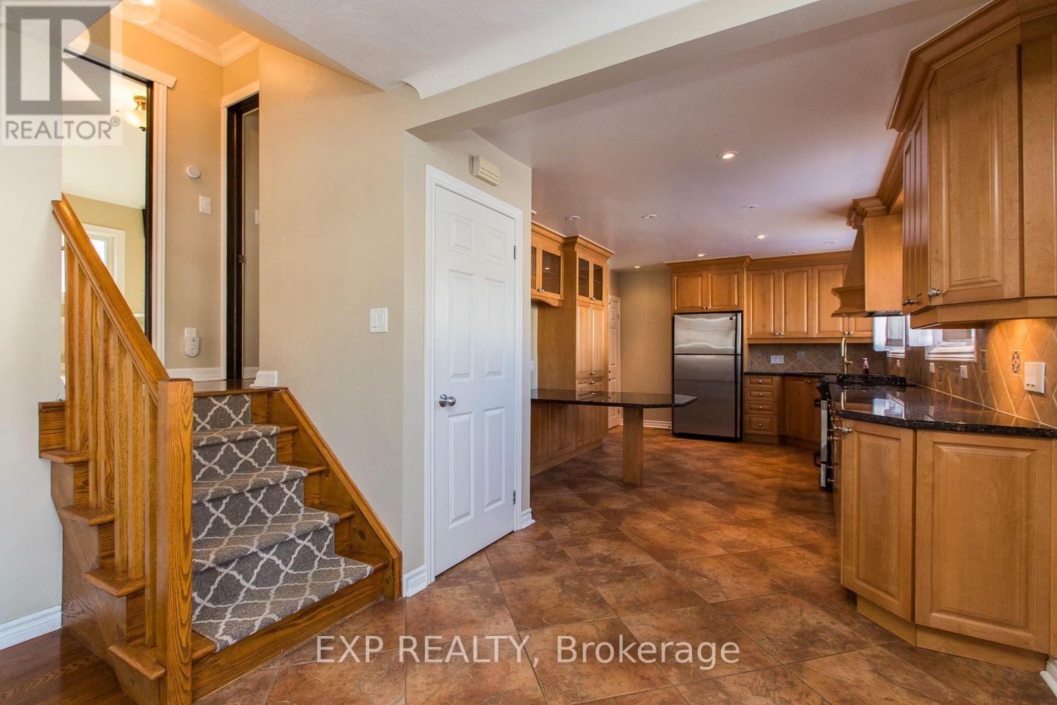 28 APPLEFORD STREET, Ottawa. Luxury613. By Peter Sagos - Image 7