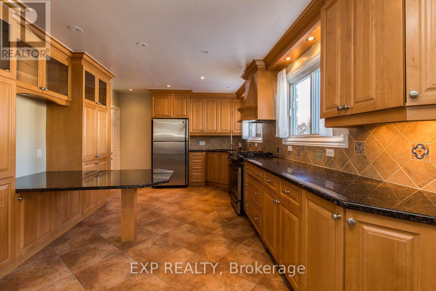 28 APPLEFORD STREET, Ottawa. Luxury613. By Peter Sagos - Image 8