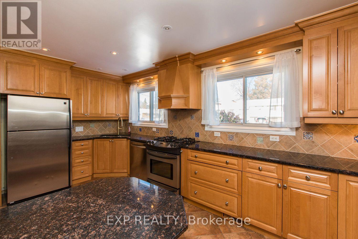 28 APPLEFORD STREET, Ottawa. Luxury613. By Peter Sagos - Image 9