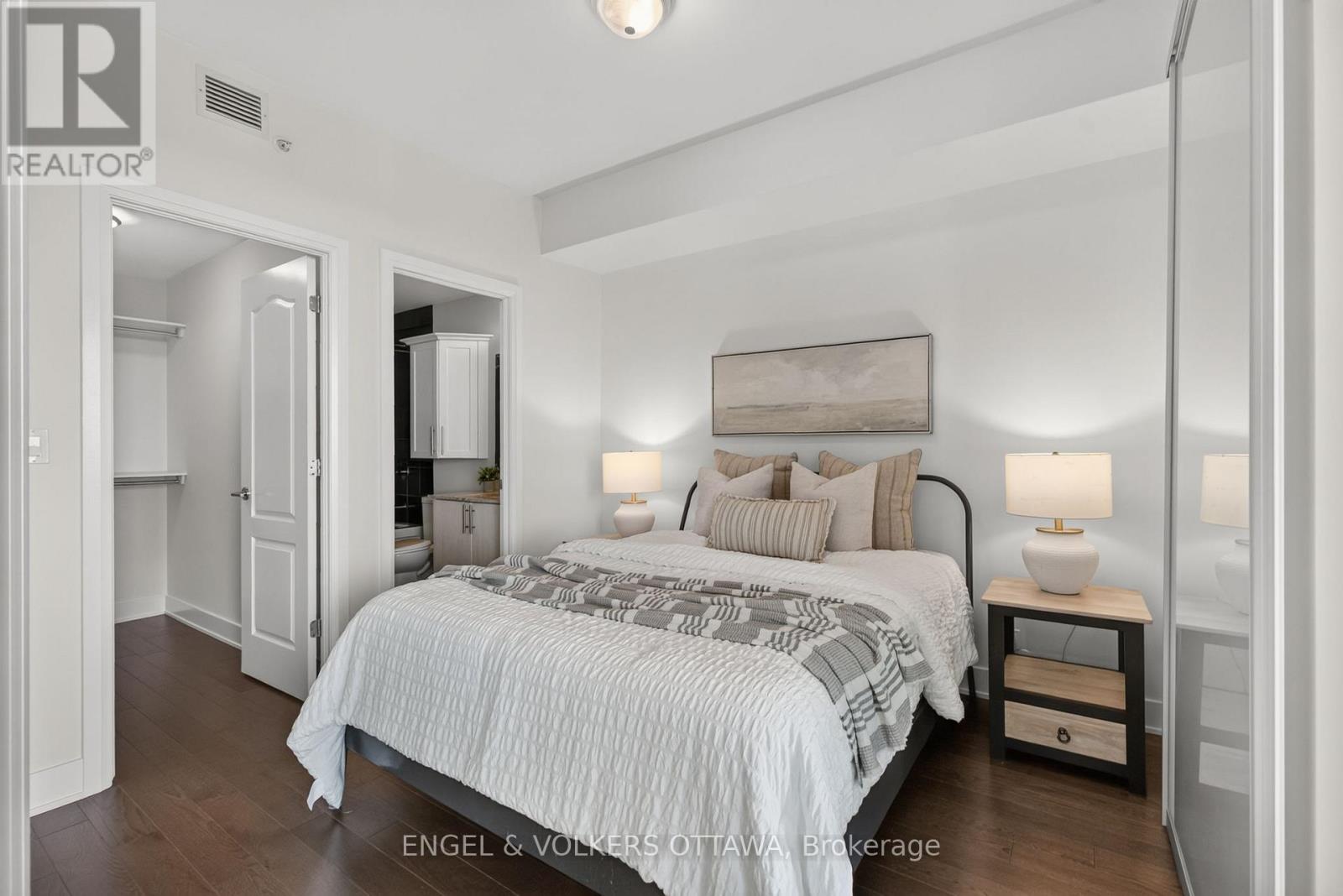 1 Bed, 2 Bath House for Sale in Ottawa – 1501 – 1035 BANK STREET, Ottawa – MLS# X13538858 - Image 21