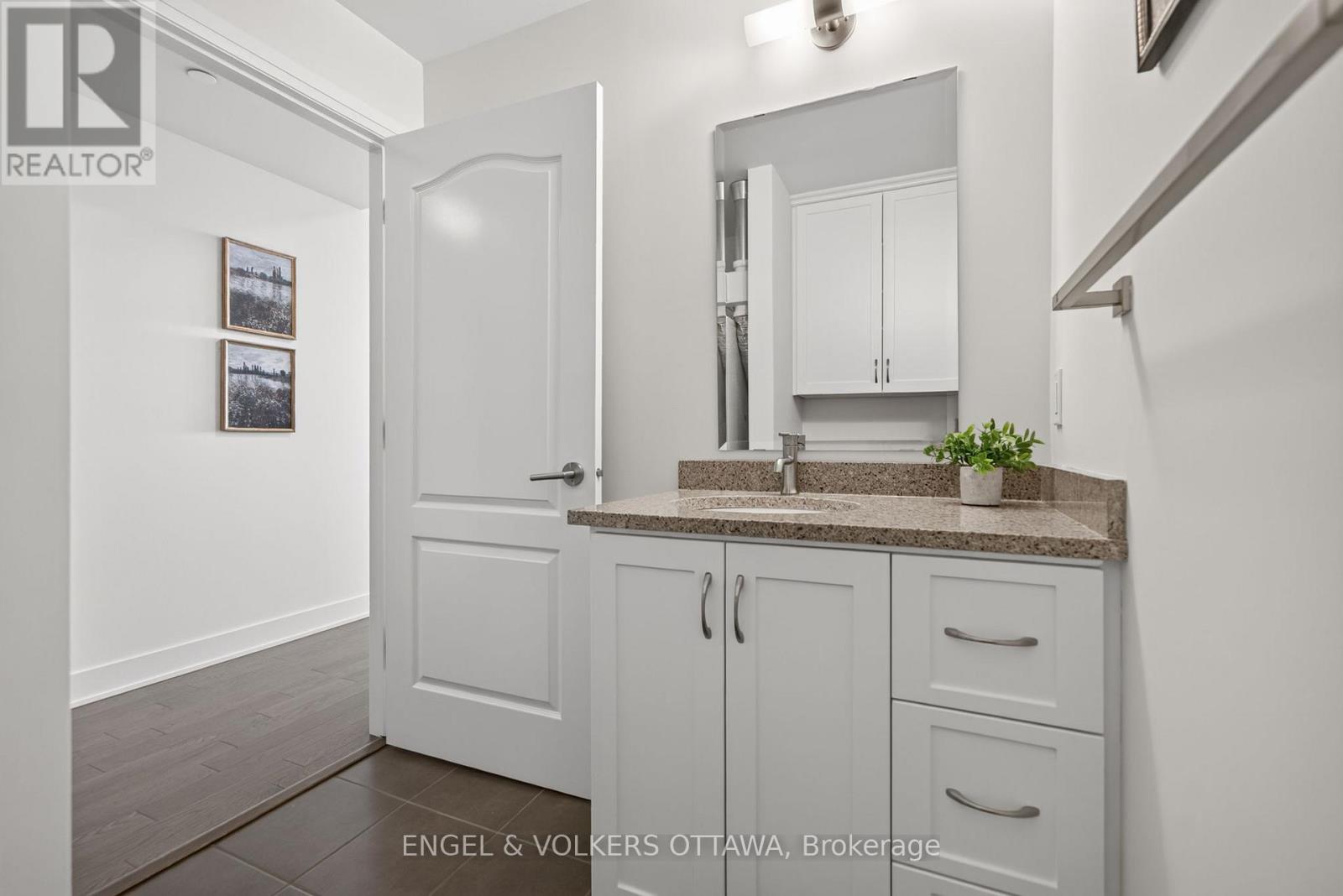 1 Bed, 2 Bath House for Sale in Ottawa – 1501 – 1035 BANK STREET, Ottawa – MLS# X13538858 - Image 27