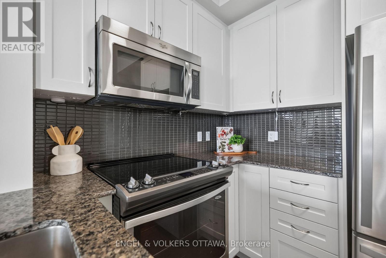 1 Bed, 2 Bath House for Sale in Ottawa – 1501 – 1035 BANK STREET, Ottawa – MLS# X13538858 - Image 6