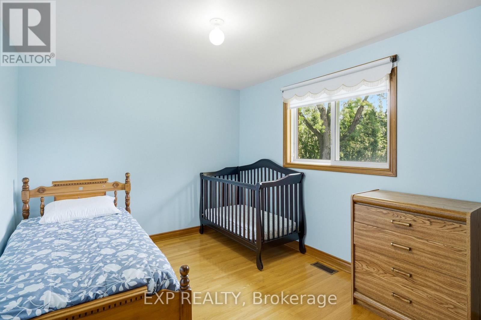 12 FERN GATE - Image 14