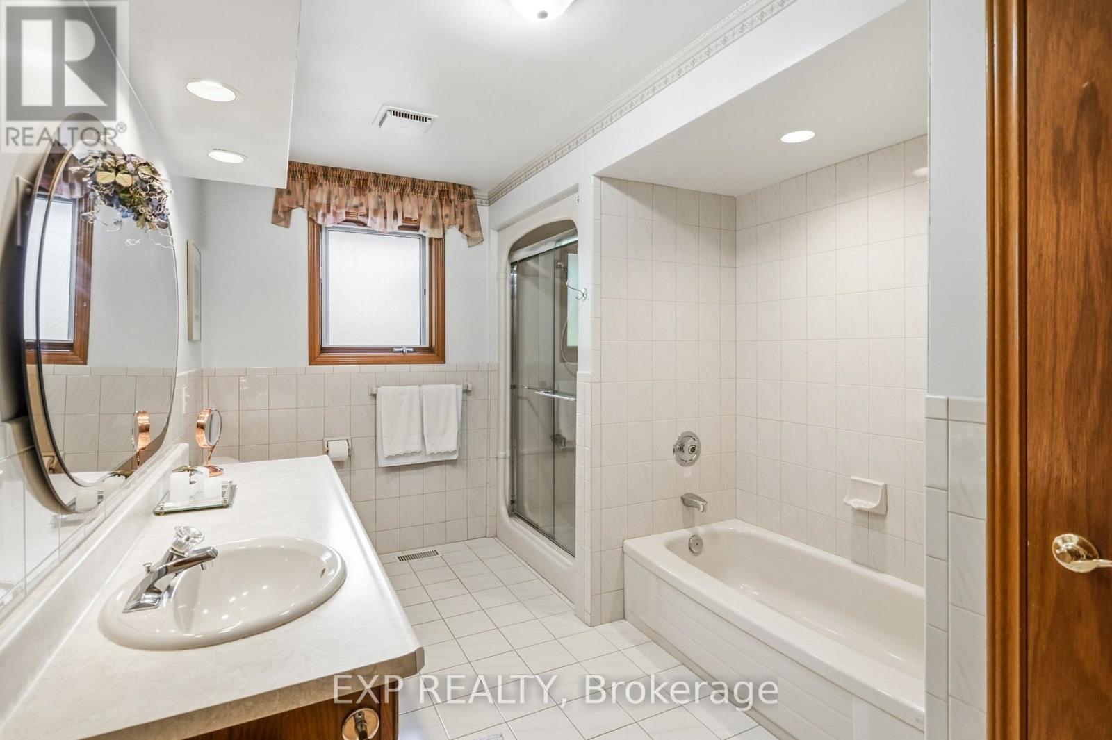 12 FERN GATE - Image 16