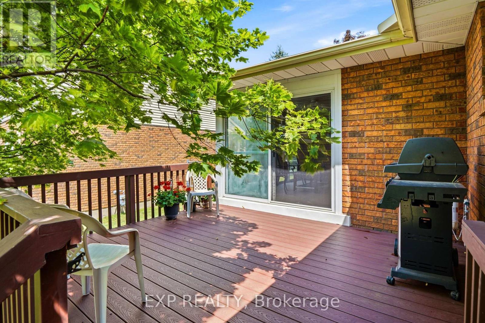 12 FERN GATE - Image 27
