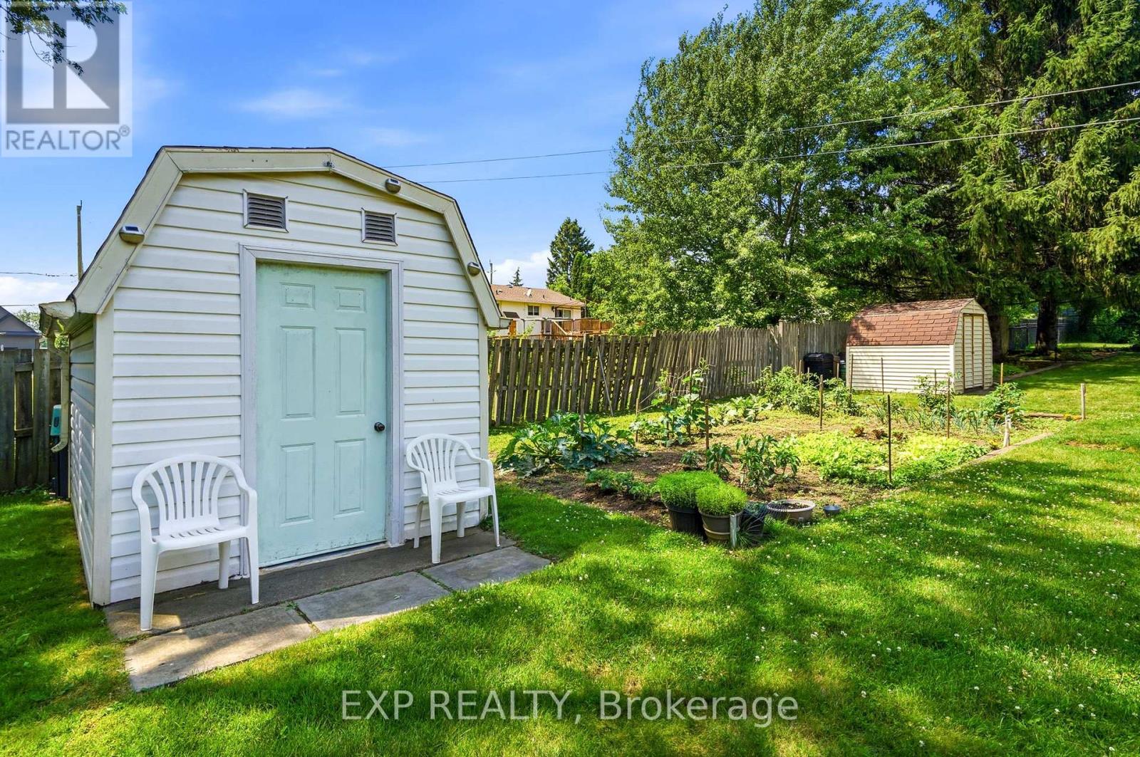 12 FERN GATE - Image 29