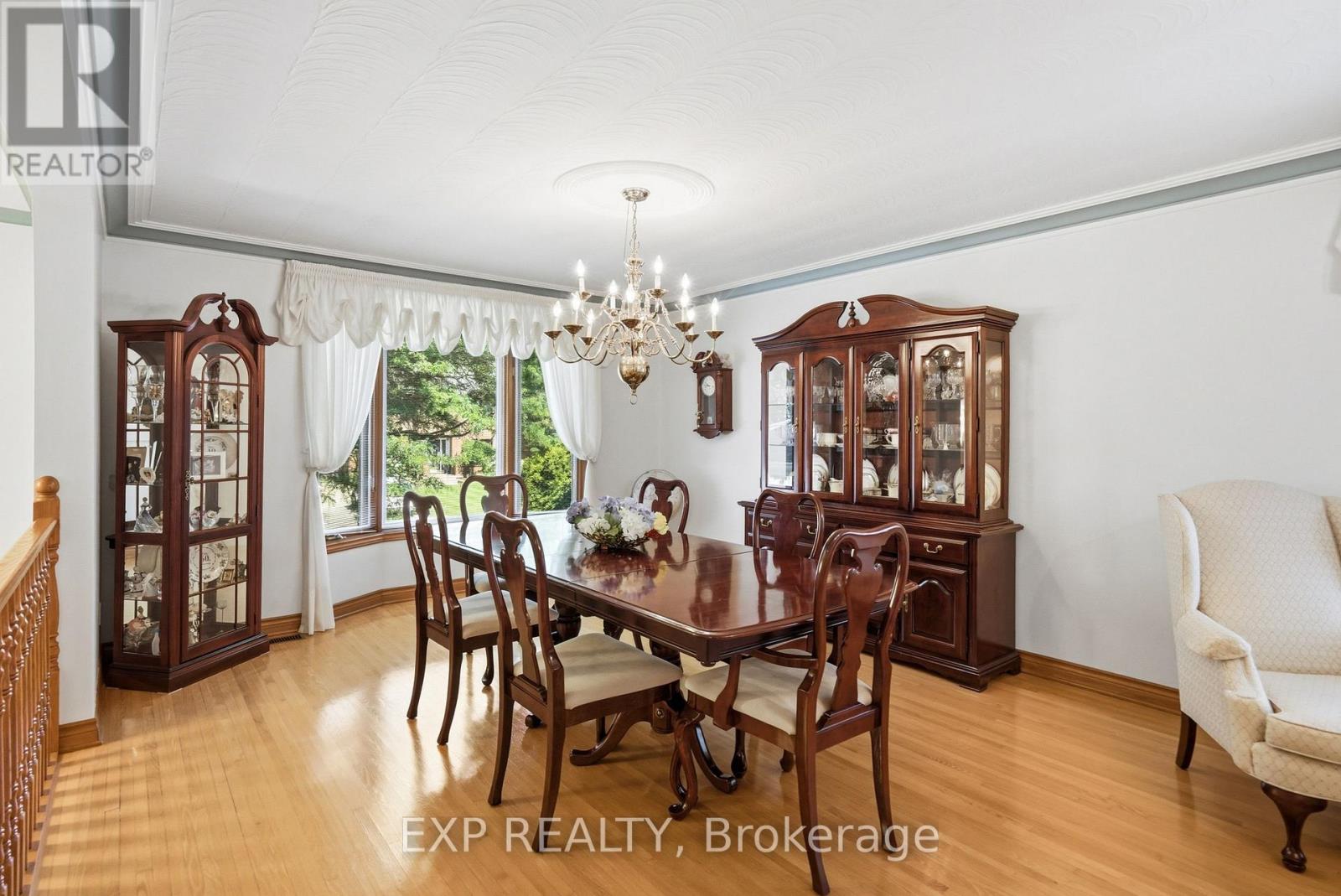 12 FERN GATE - 9