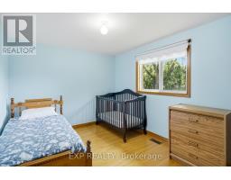 Bedroom 2 - 12 Fern Gate, Pelham, ON L0S1E4 Photo 14
