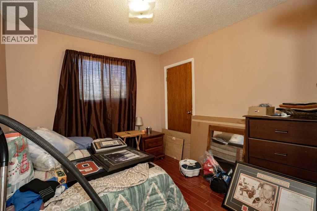 5518 47ave - 13