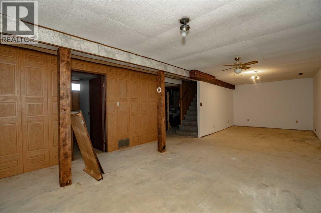 5518 47ave - 14