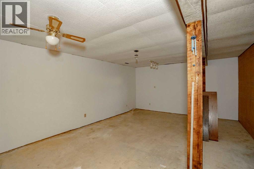 5518 47ave - 15