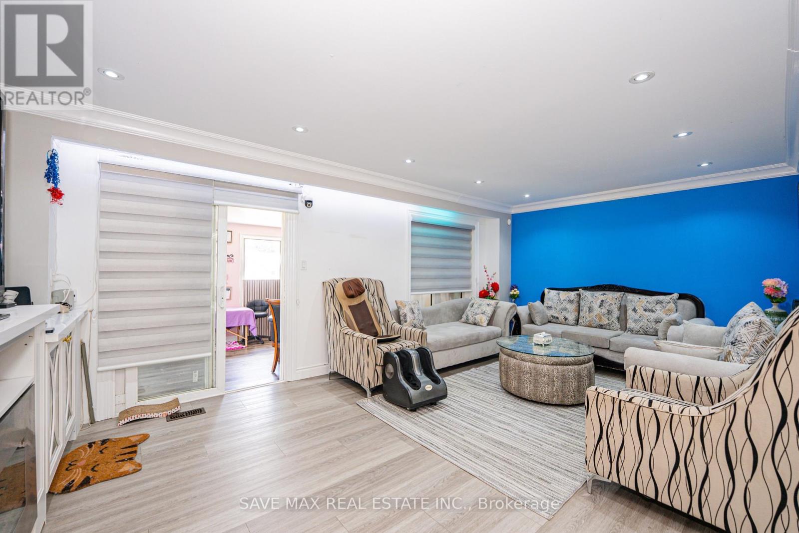 22 FOXACRE ROW - 12