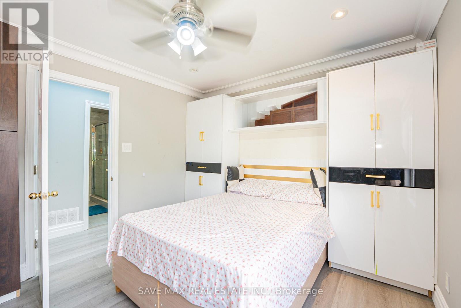 22 FOXACRE ROW - 26