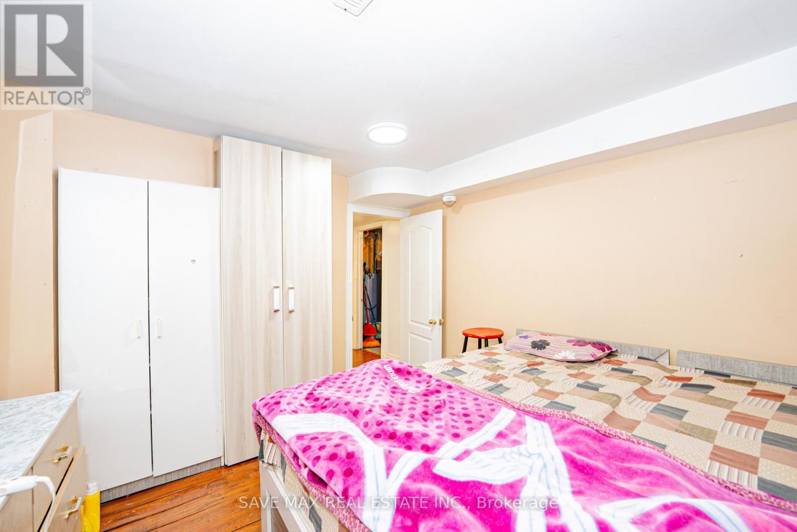 22 FOXACRE ROW - 34
