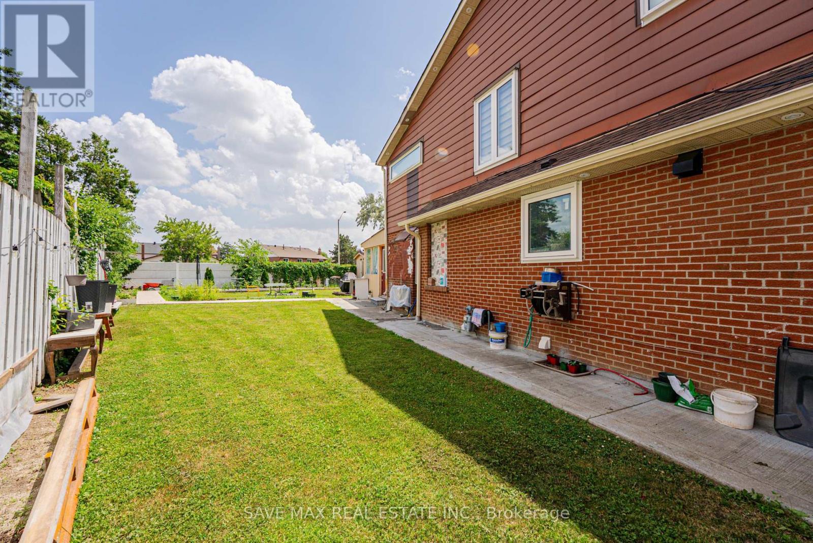 22 FOXACRE ROW - 40