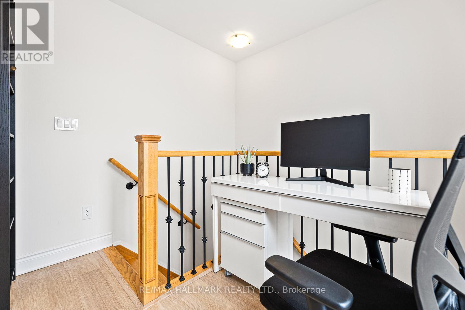 #306 1120 BRIAR HILL AVENUE - 21