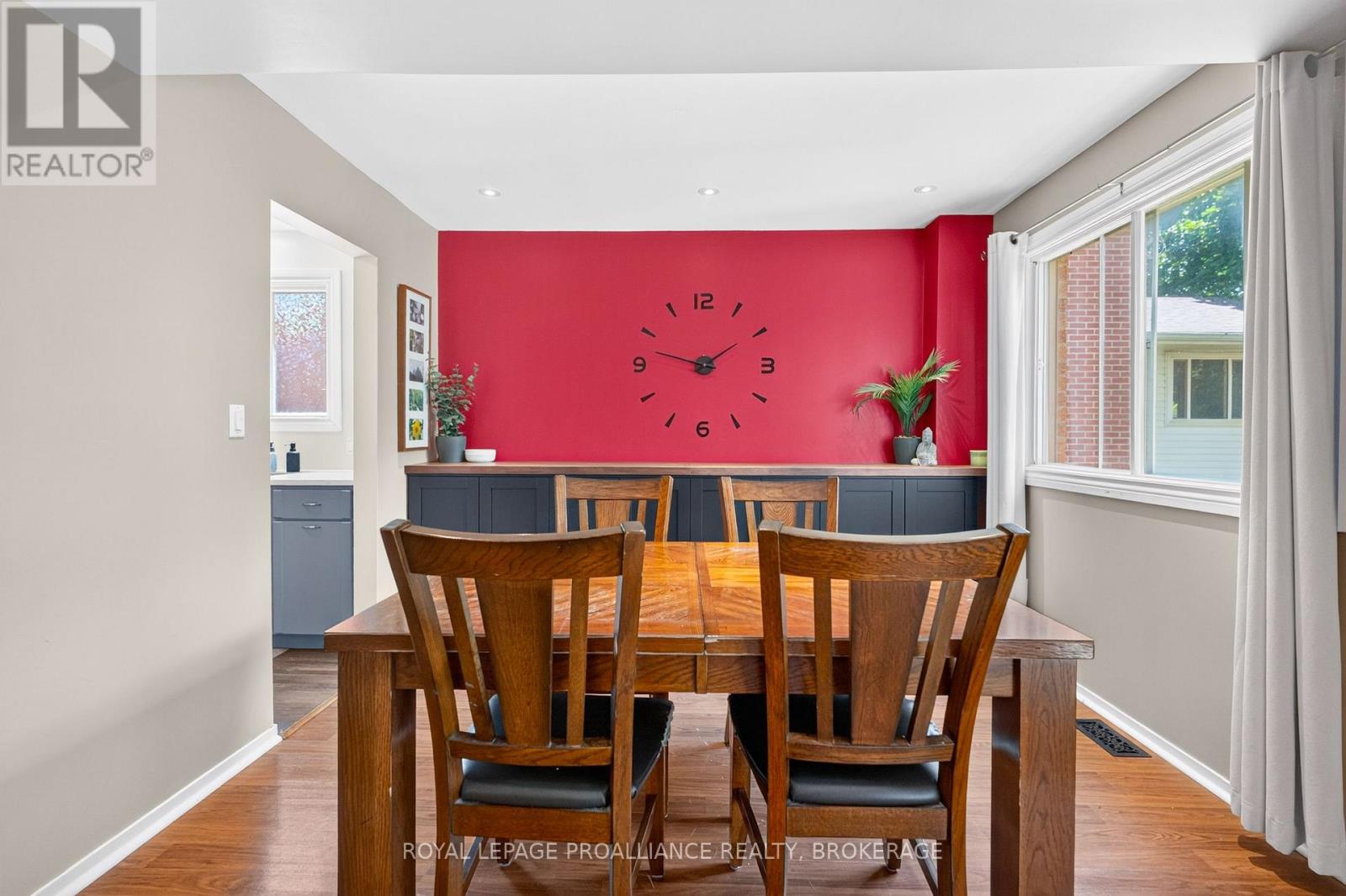 24 BALMORAL COURT - 12
