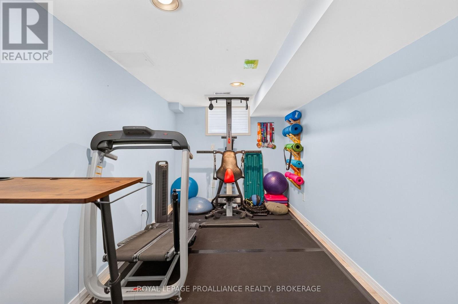 24 BALMORAL COURT - 33