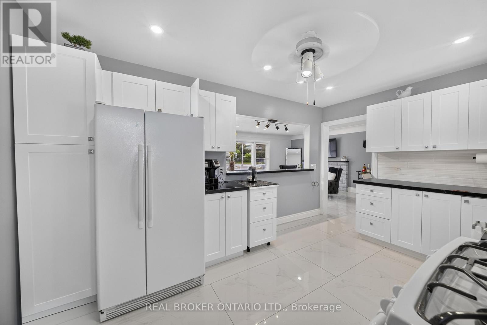 115 GREEN ROAD - 11