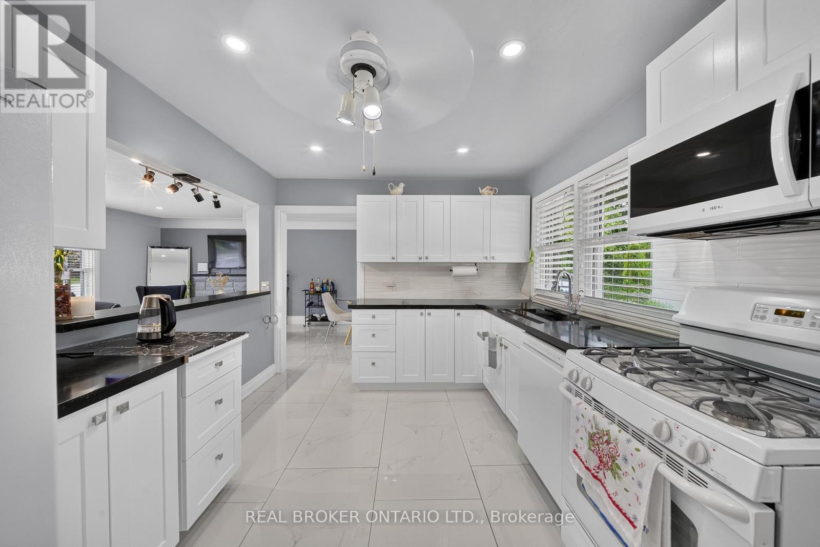 115 GREEN ROAD - 12